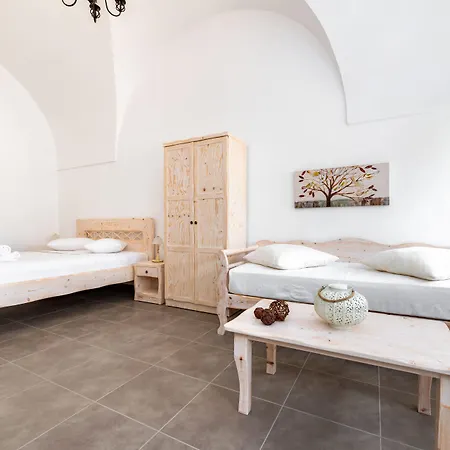 Aegeon Megalochori (Santorini)