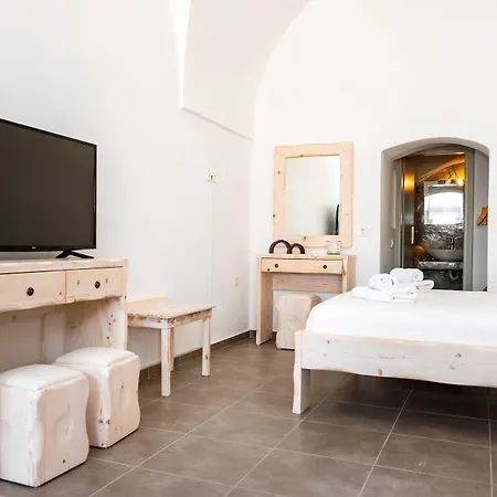 Aegeon Aparthotel Megalochori (Santorini)