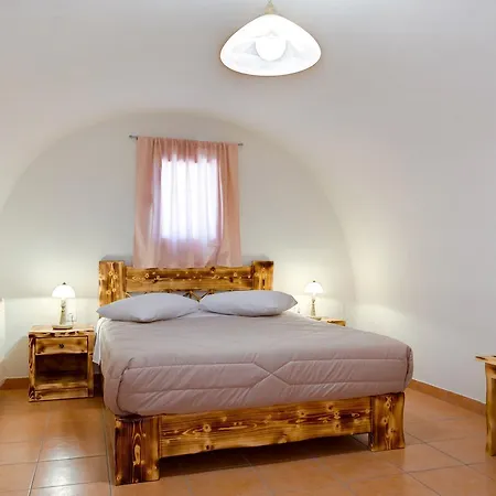 Aegeon Aparthotel Megalochori (Santorini)