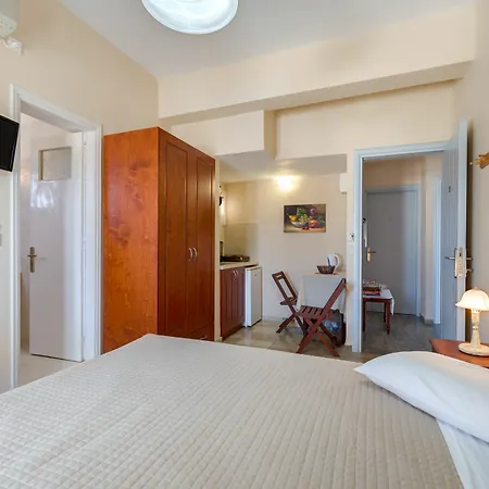 Aegeon Megalochori (Santorini)