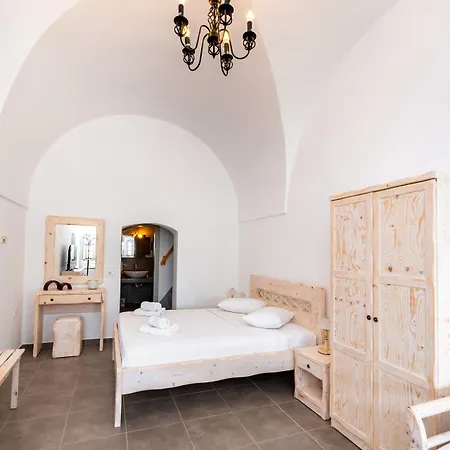 Aegeon Megalochori (Santorini)