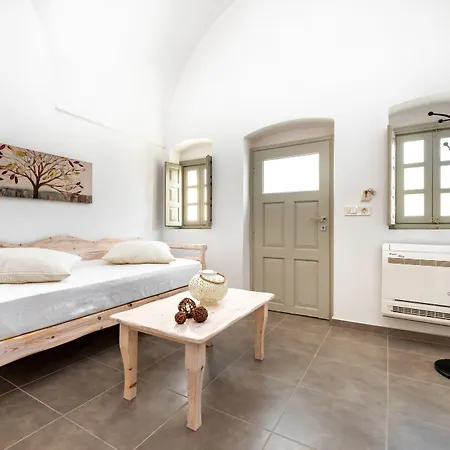 Aegeon Megalochori (Santorini)