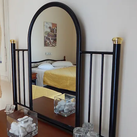 Aegeon Megalochori (Santorini)