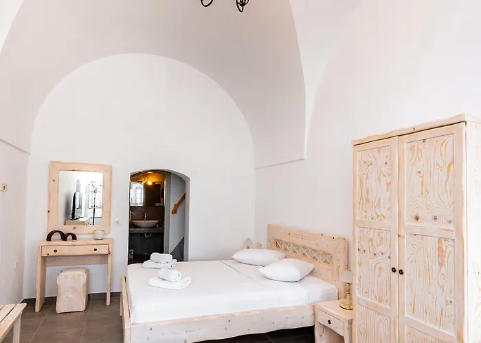 Aegeon Megalochori (Santorini)