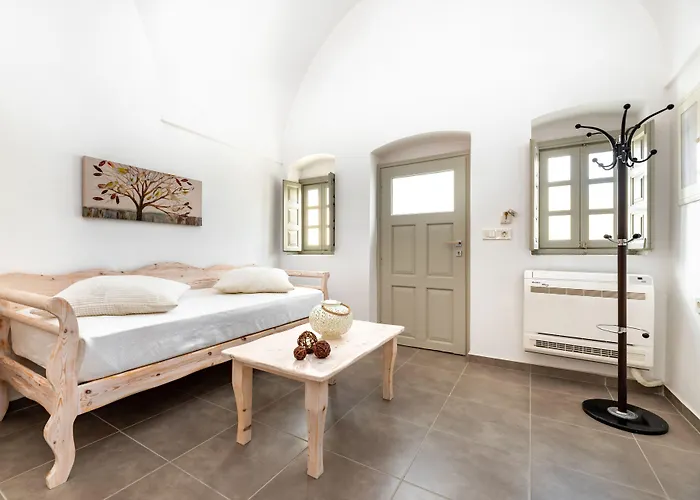 Aegeon Megalochori (Santorini)