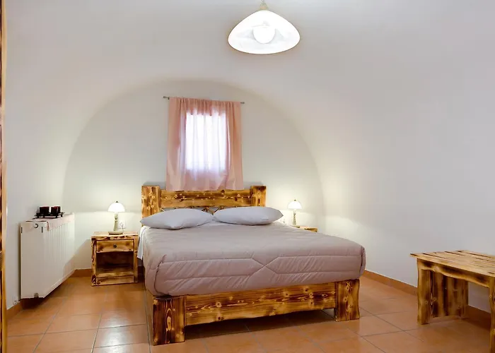 Aegeon Aparthotel Megalochori (Santorini)